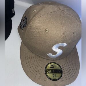 Supreme fitted hat